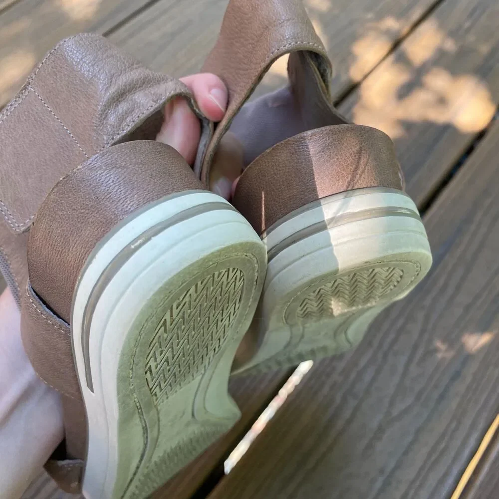 Eileen Fisher Sport Tumbled Leather Sneaker‎ Sandal Women's 7 Color Taupe